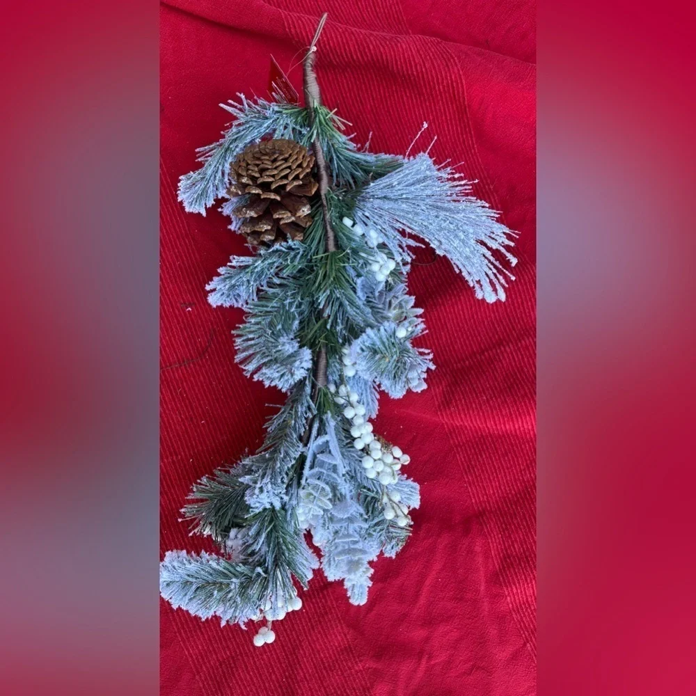 NWT Ashland snowy red berries teardrop Christmas Xmas decor